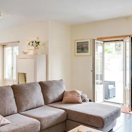 Holdiay Home In Lisbon With Private Pool Almogadel