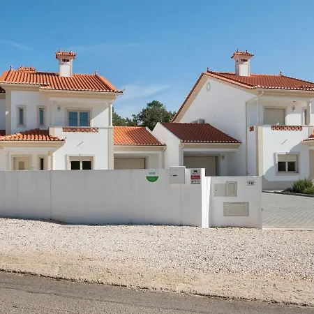 Holdiay Home In Lisbon With Private Pool Σπίτι διακοπών *